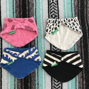Baby bandana bibs, organic cotton. Set of 4.